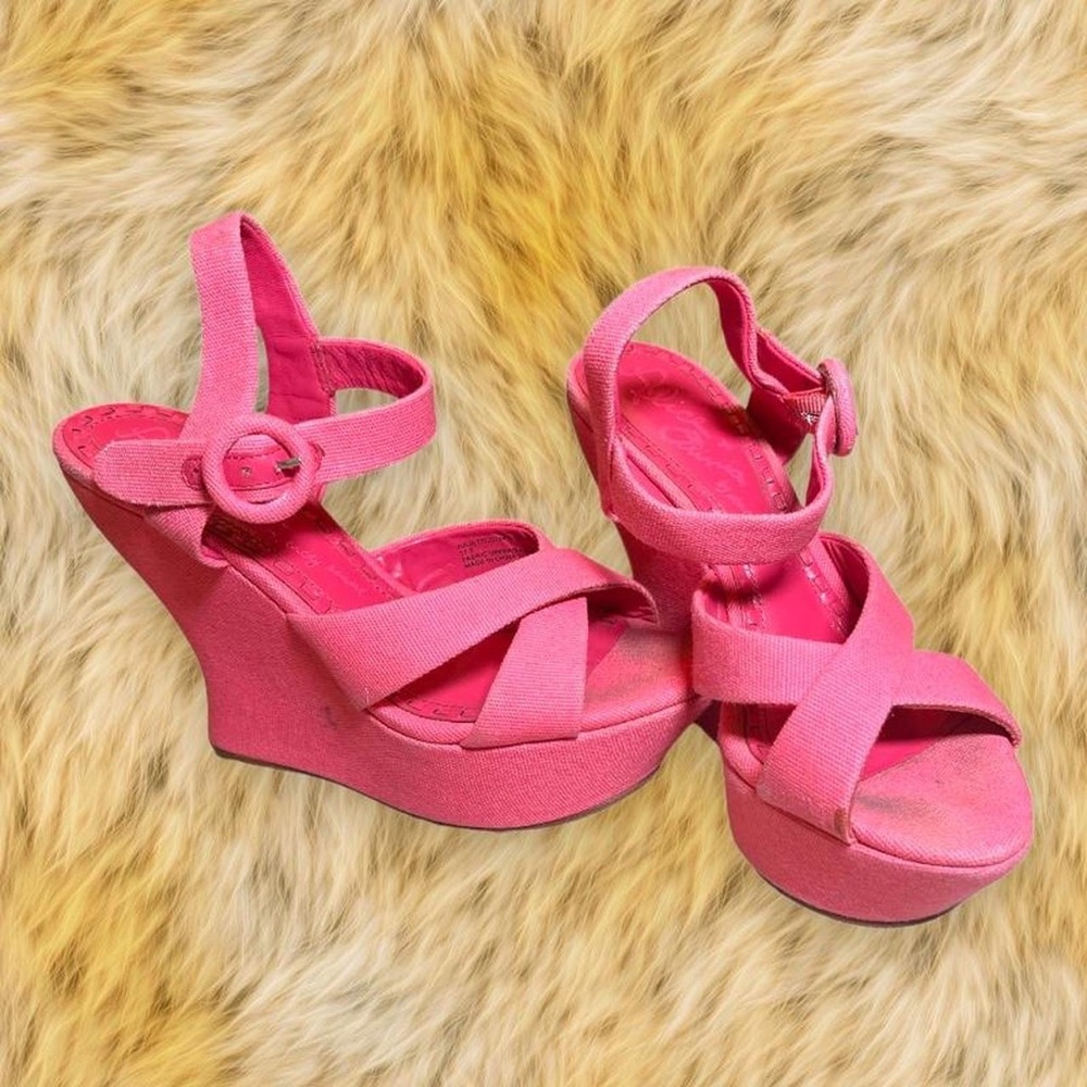 Alice + Olivia pink wedge heels